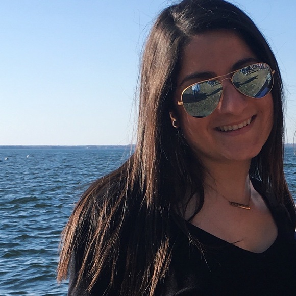 Meet your Posher, Sara - Picture 1 of 1